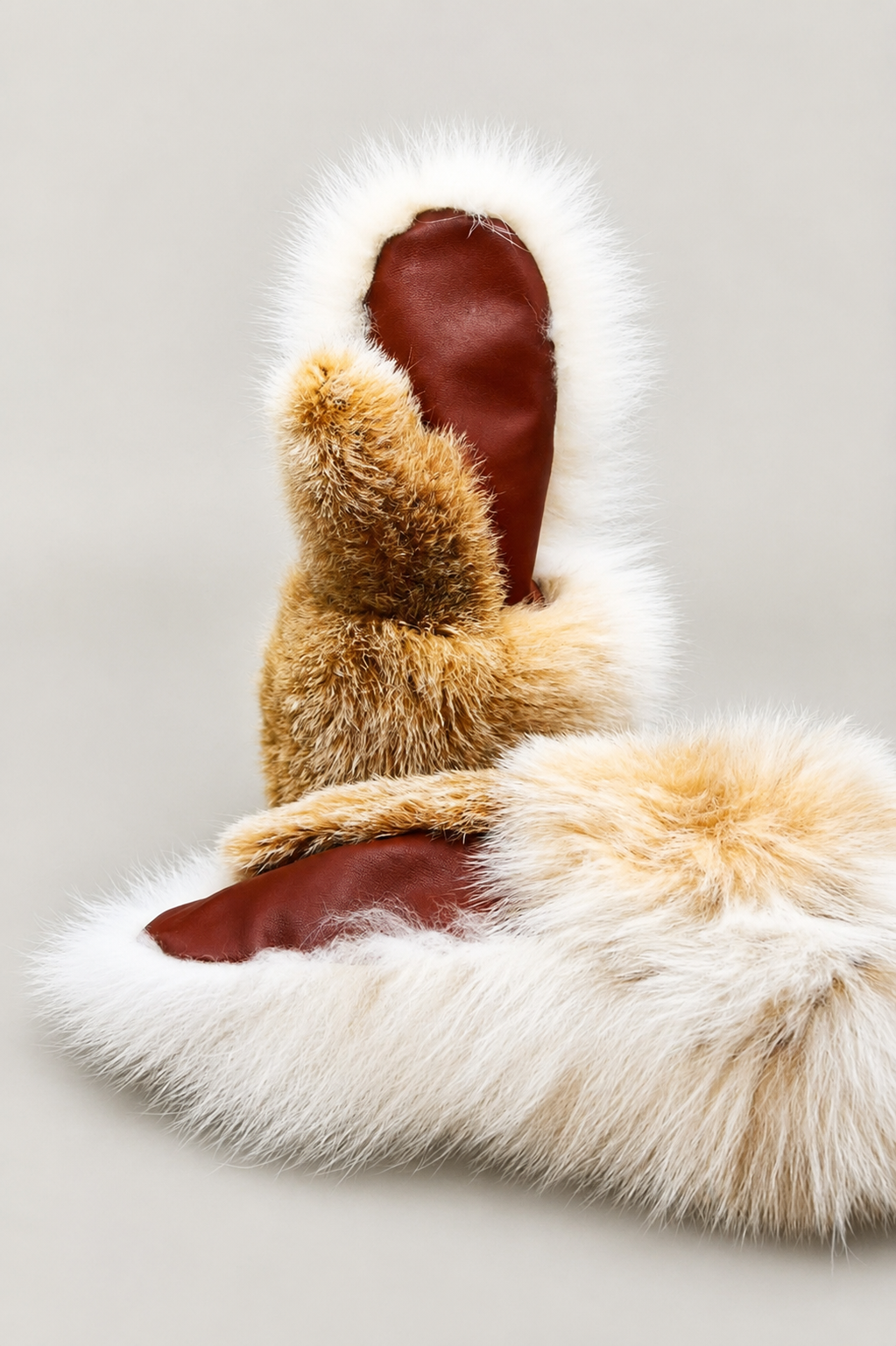 Long Extreme Cold Lynx Fur Mittens with Leather Palms - Image 2