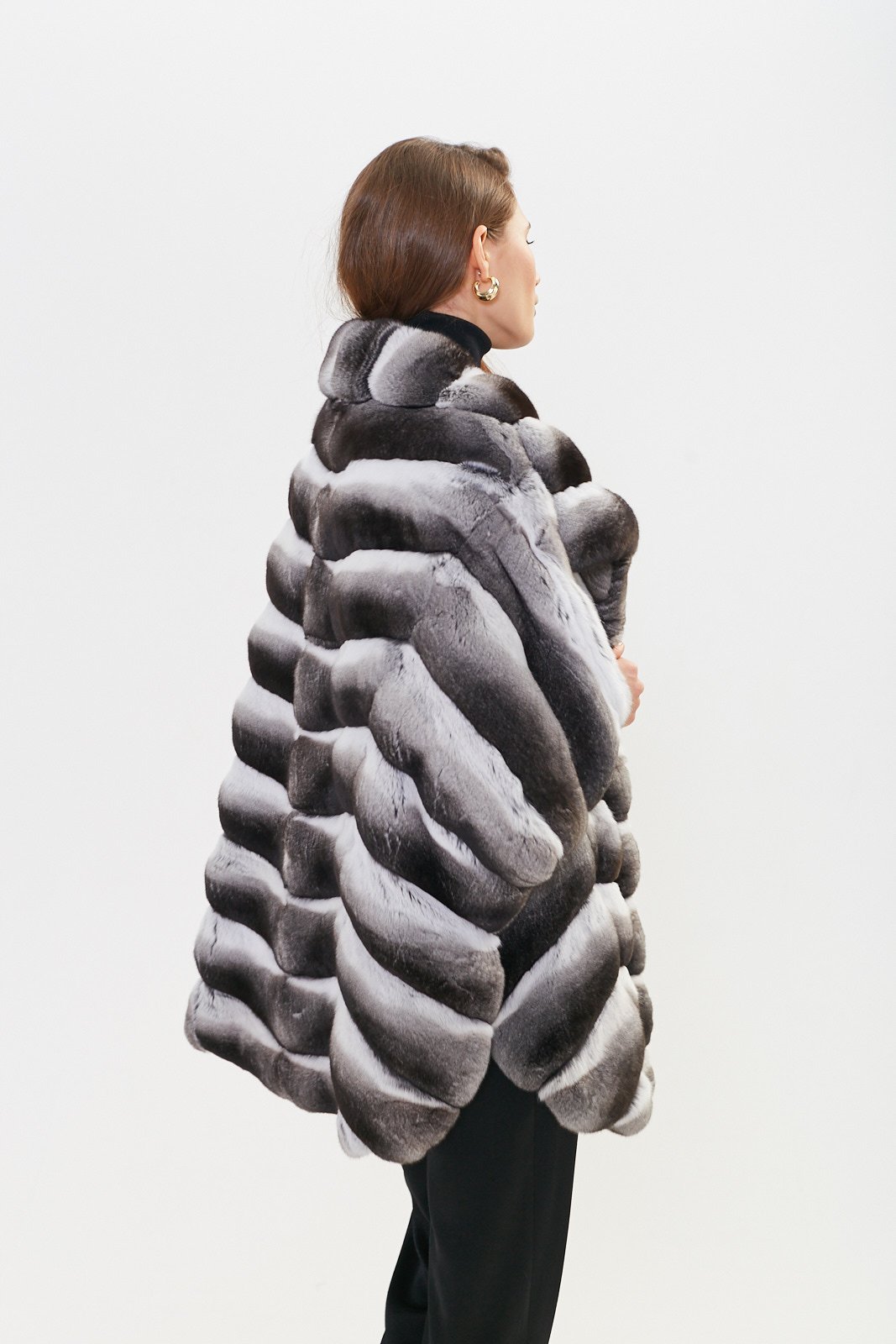 Luxury Natural Chinchilla Fur Coat – Silver Grey - Image 7