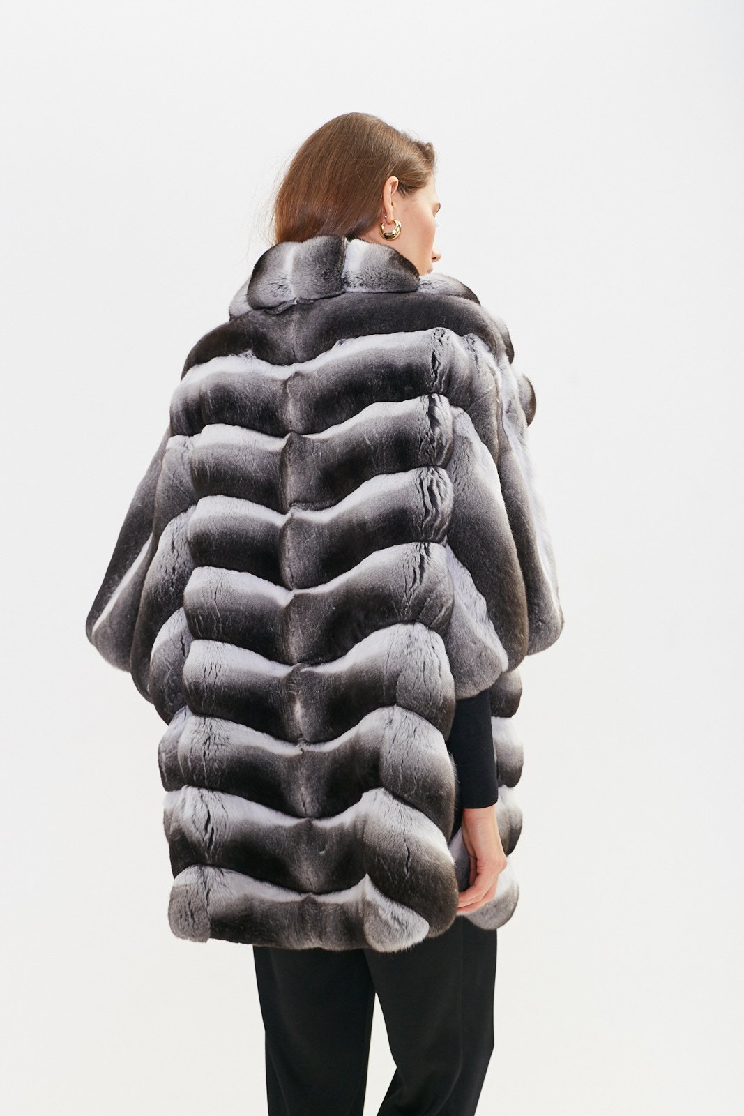 Luxury Natural Chinchilla Fur Coat – Silver Grey - Image 8