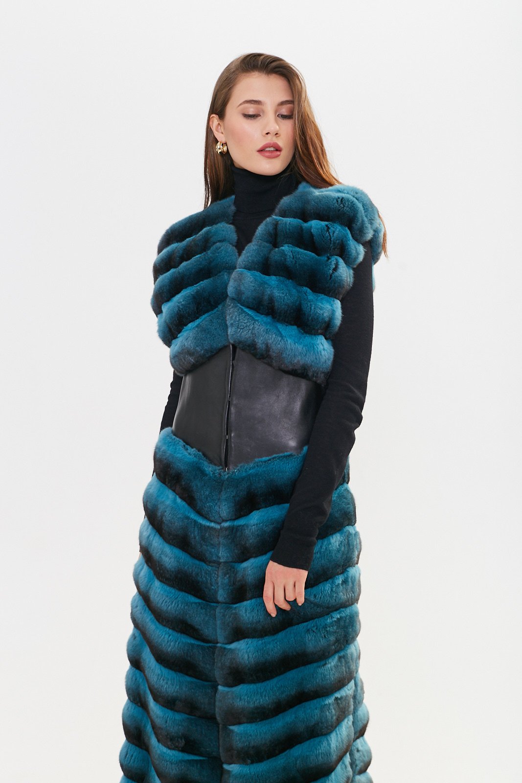 Luxury Teal Chinchilla Fur Vest – Full Length - Image 6