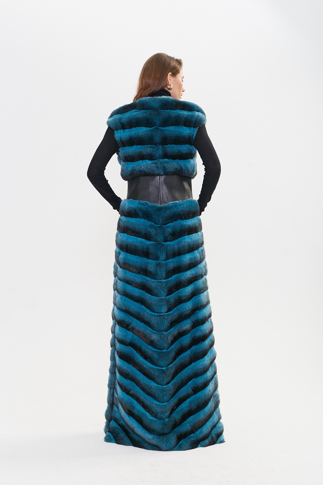 Luxury Teal Chinchilla Fur Vest – Full Length - Image 4